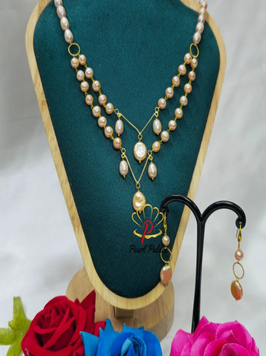 V design necklace round & coin Pink pearl necklace