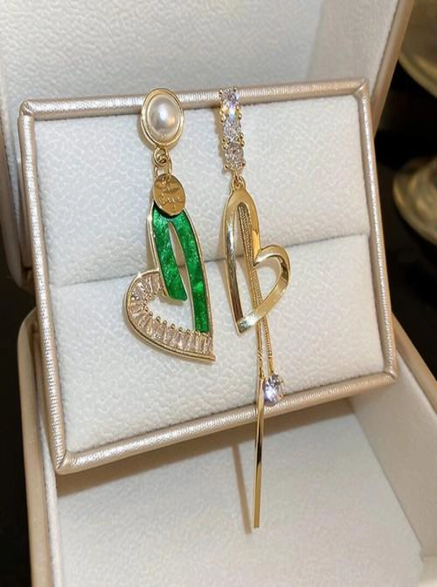 Korean Style Dynamic Asymmetric Heart Earrings