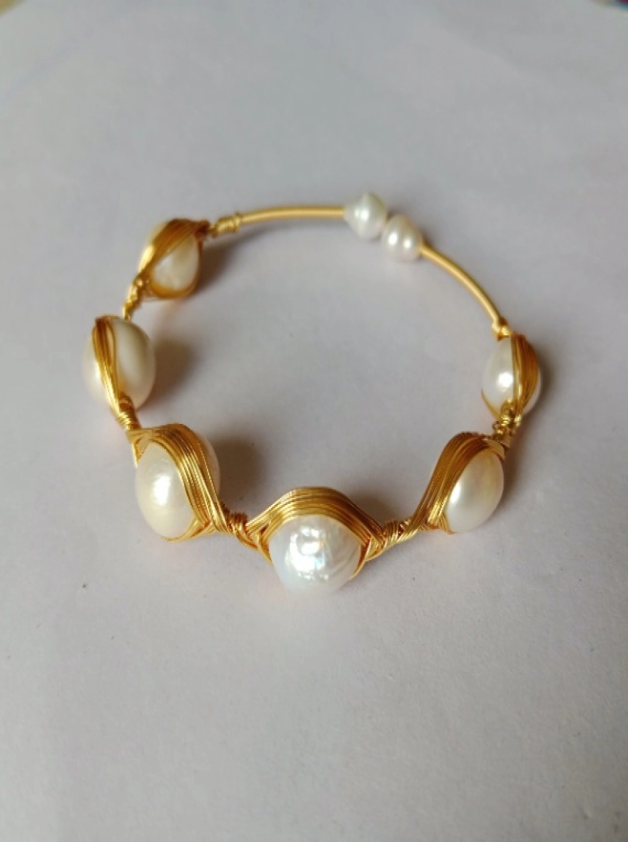 6 Pearl Unique design Bracelet for women