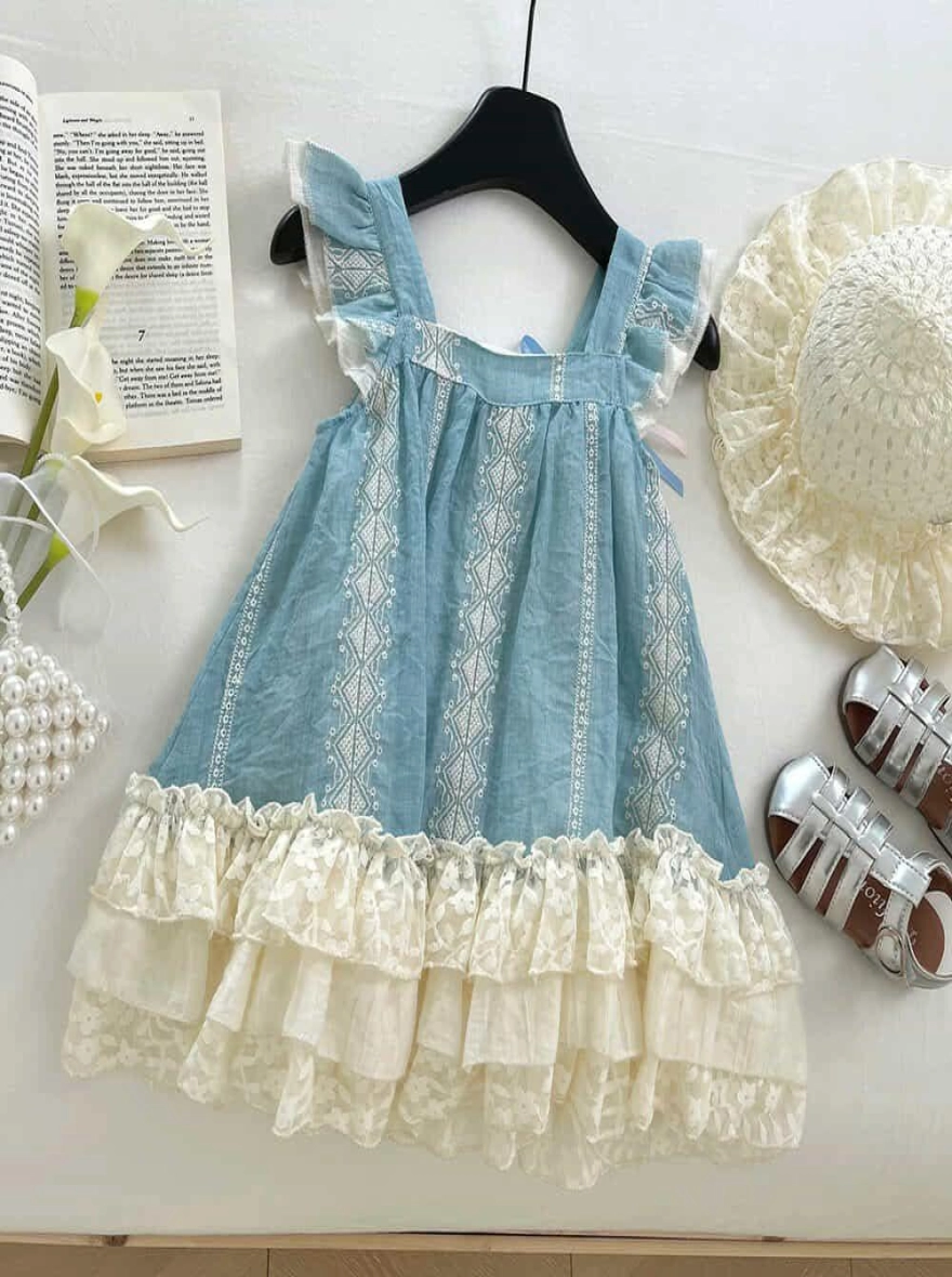 Imported Flying Sleeves Square Neck Lace Bow Princess Dress - China