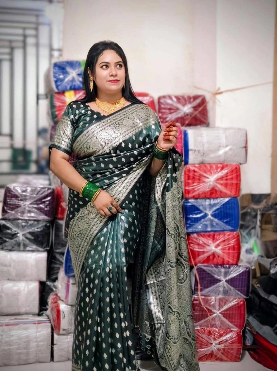 Women's Viral Porimoni Katan Saree - Royal Bottle Green & Silver Zari