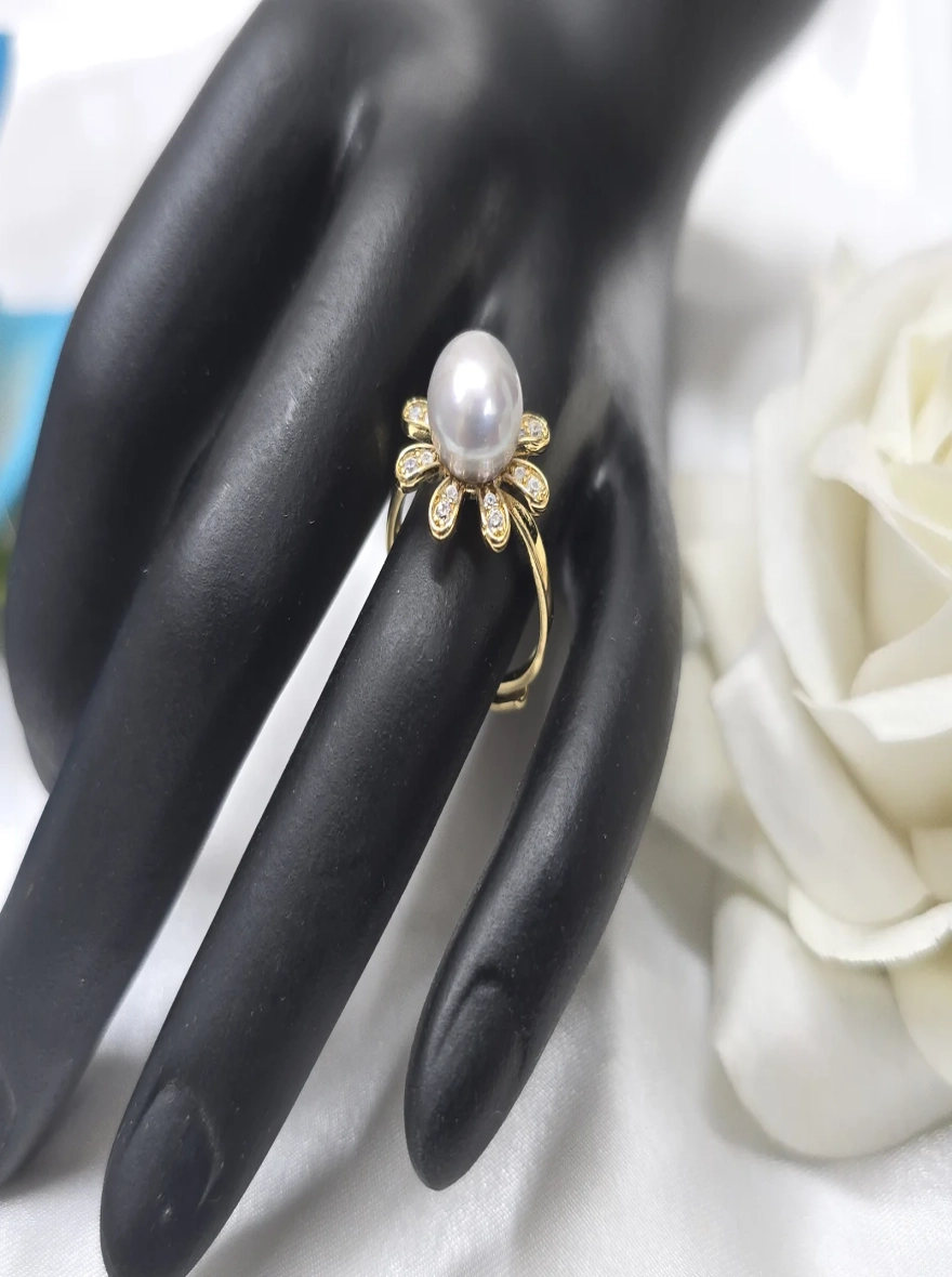 Luminous Sunbeam Adjustable Pearl Ring