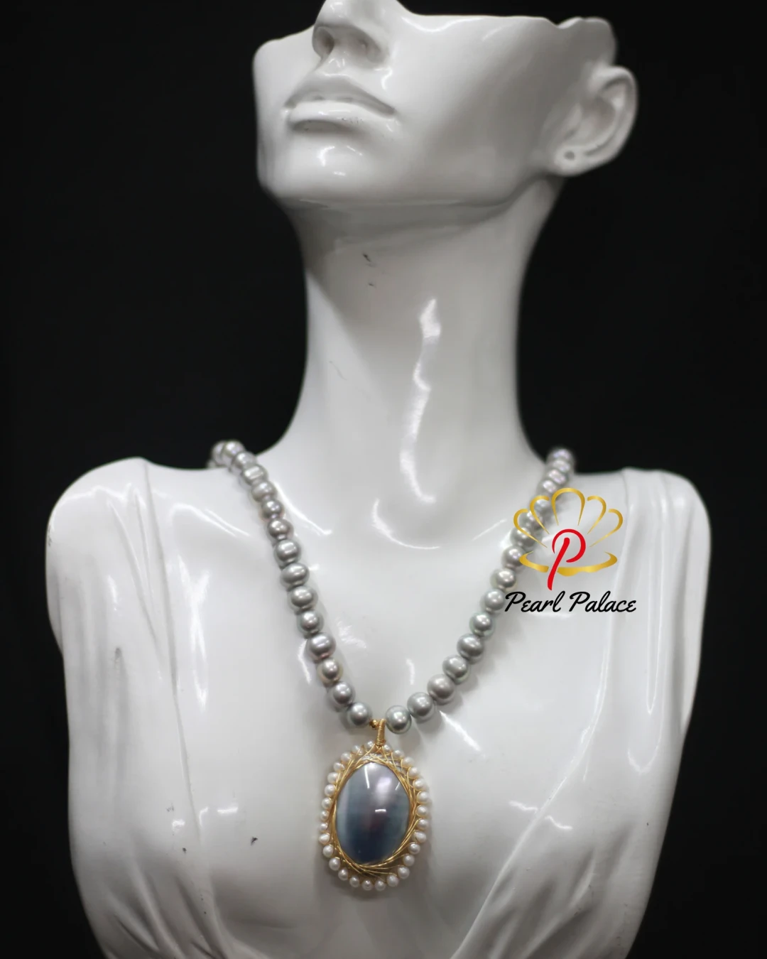 Silver Pearl Necklace with Silver Shell Pearl Pendant.
