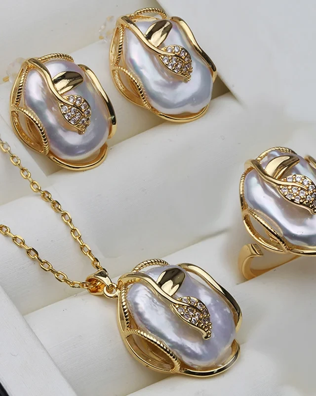 Ocean’s Grace Collection Mother of Pearls combo Set
