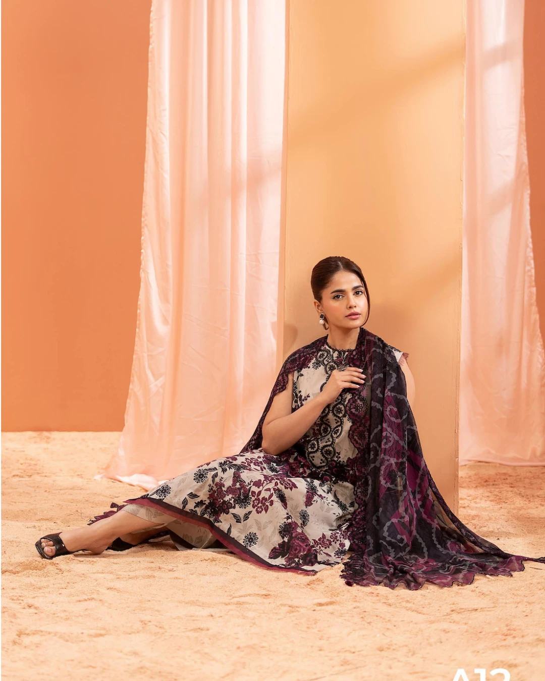 Pakistani Mishaal V3 Unstitched Three Piece Lawn - Cream x Magenta