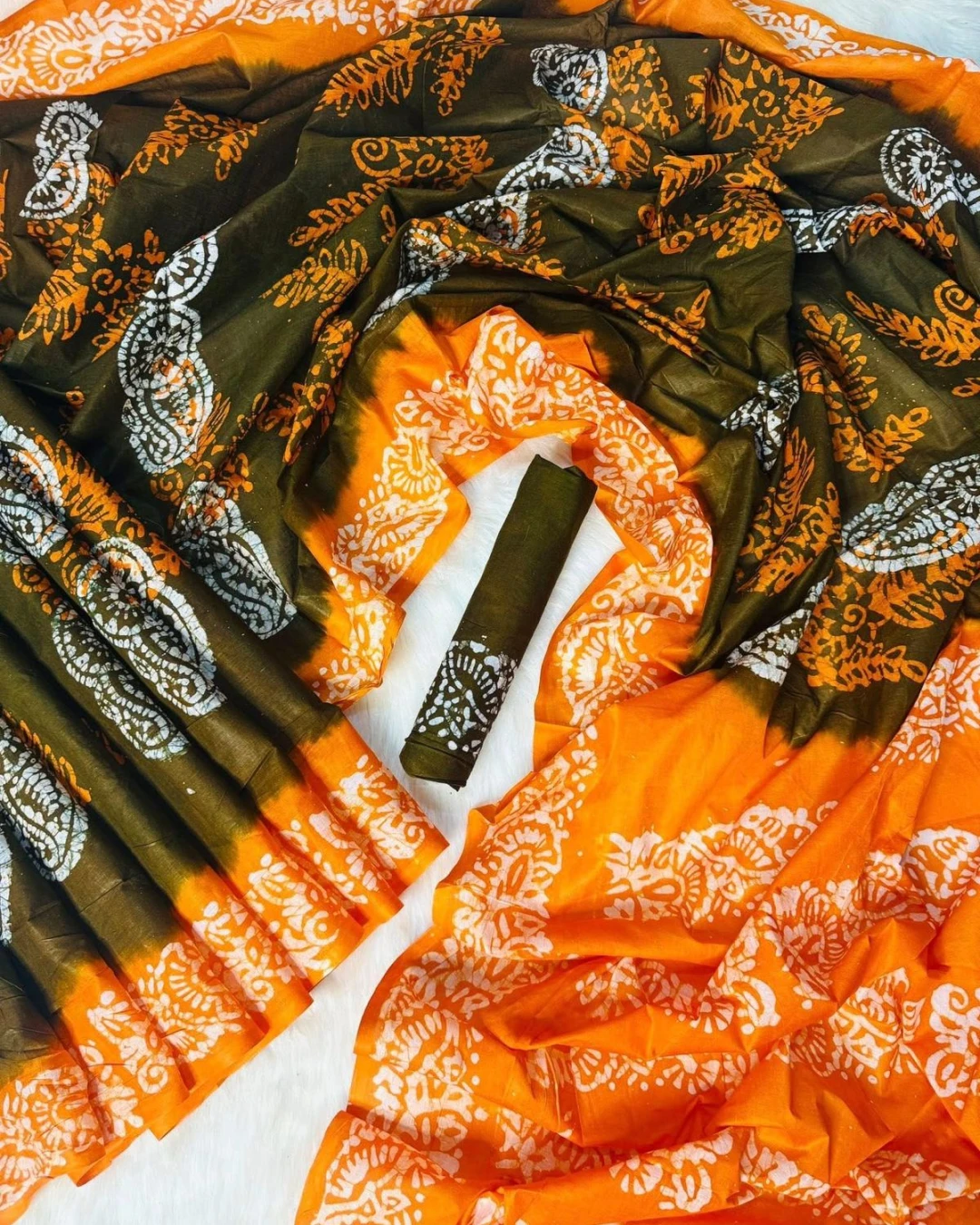 Tangail Tat Cotton Batik Print Saree-7