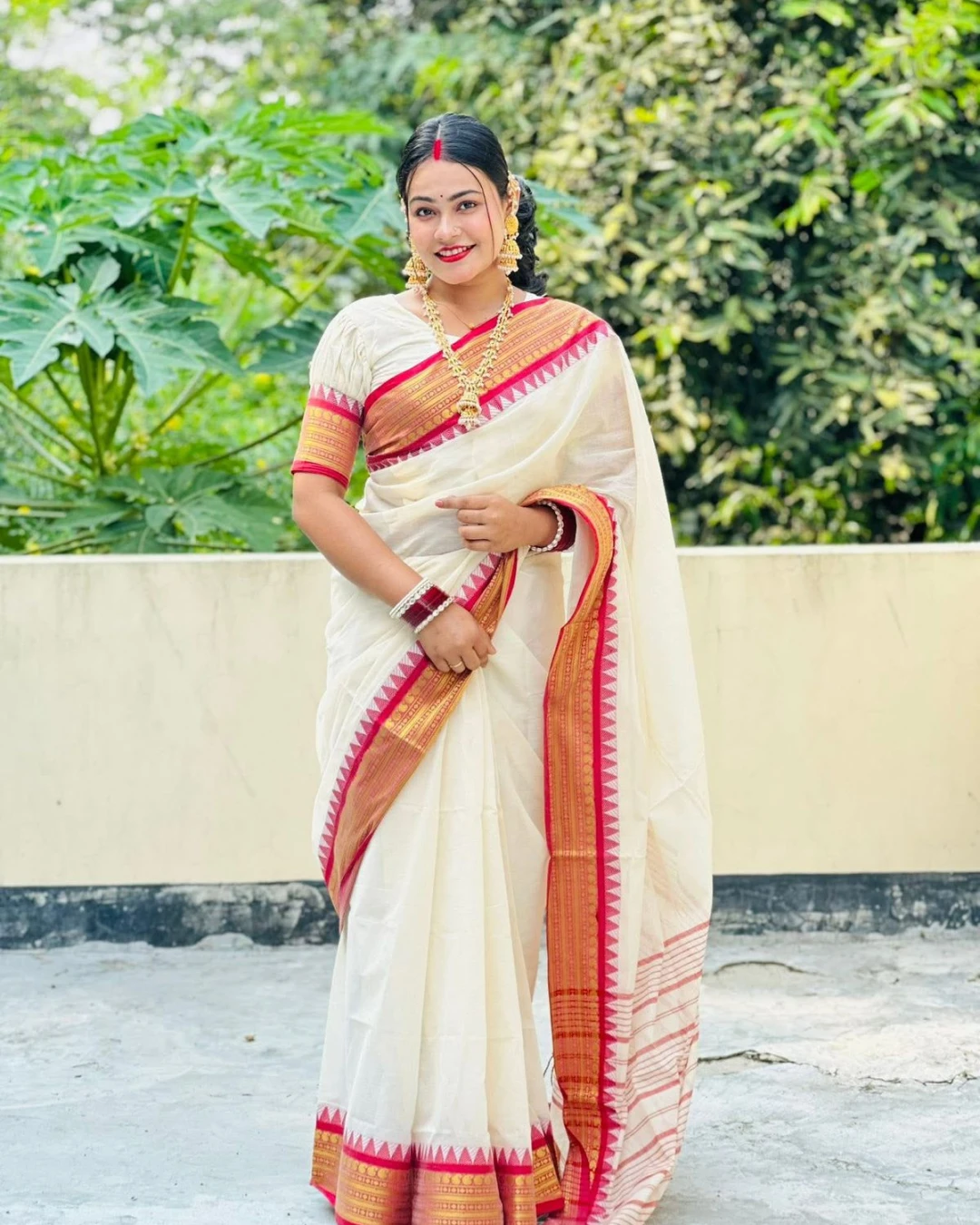 Women's Exclusive Fashionable Trendy Tangail Cotton Nakshi Pair Saree