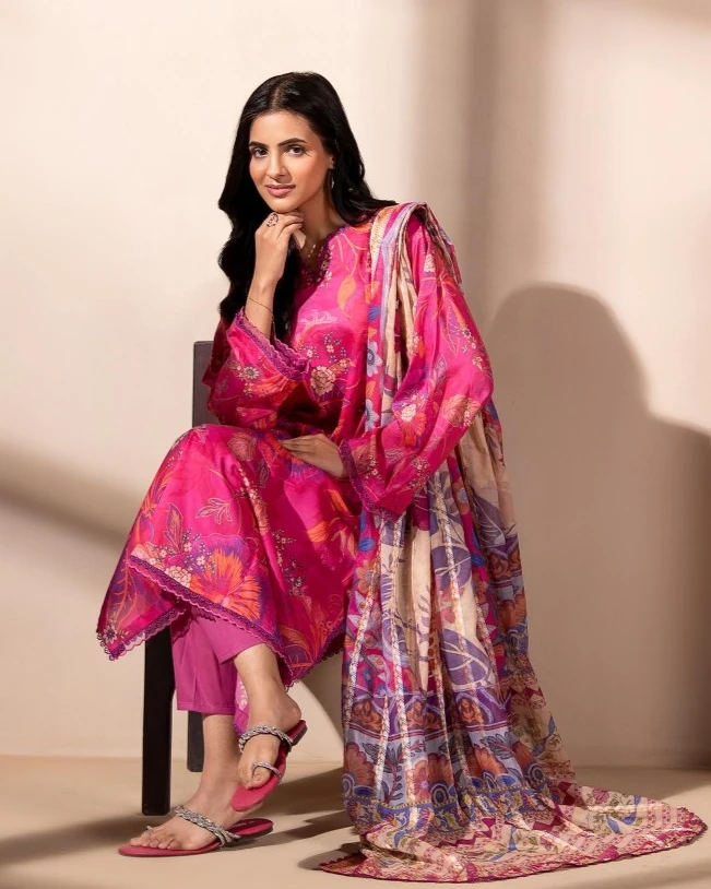 Fuchsia Elegance Luxury Printed Lawn Three-Piece Suit