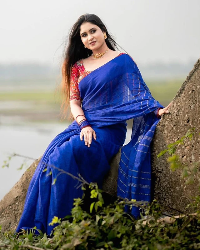 Royal Jhum Breeze Semi-Silk Saree