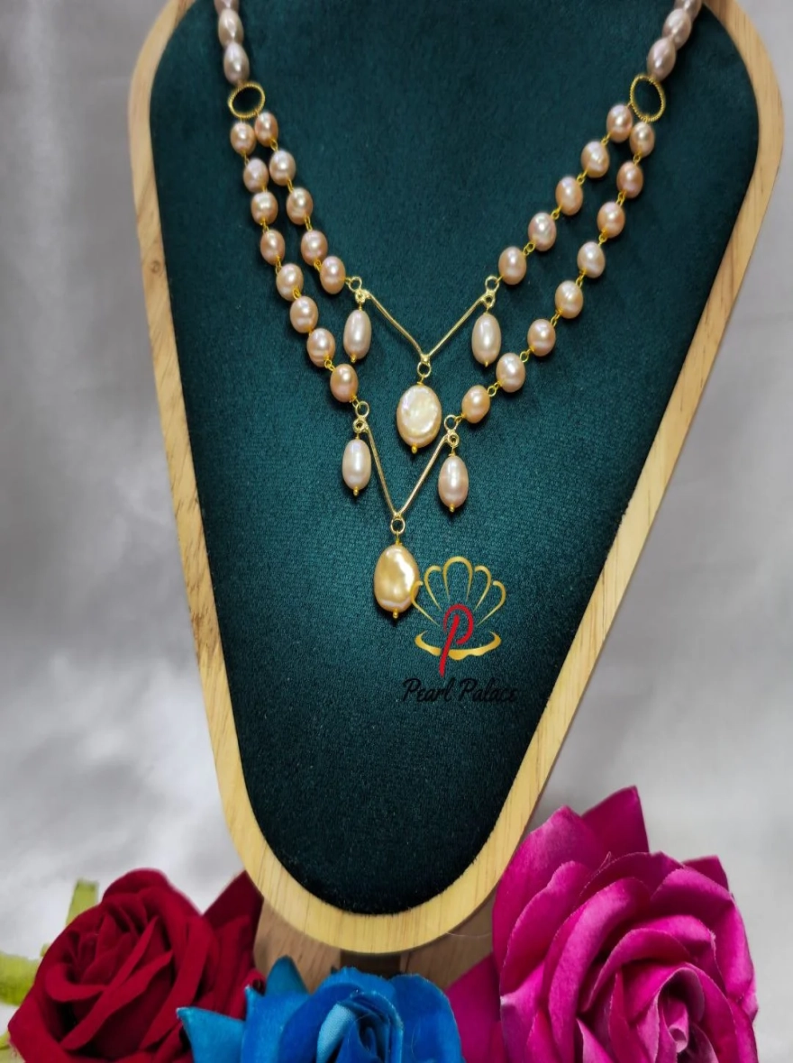 V design necklace round & coin Pink pearl necklace