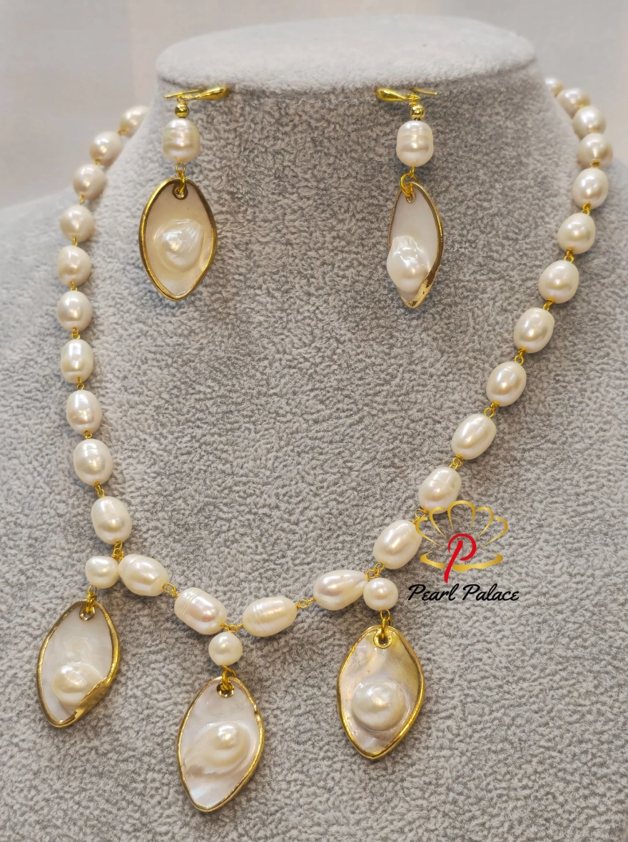 Breathtaking white pearl jewelry set