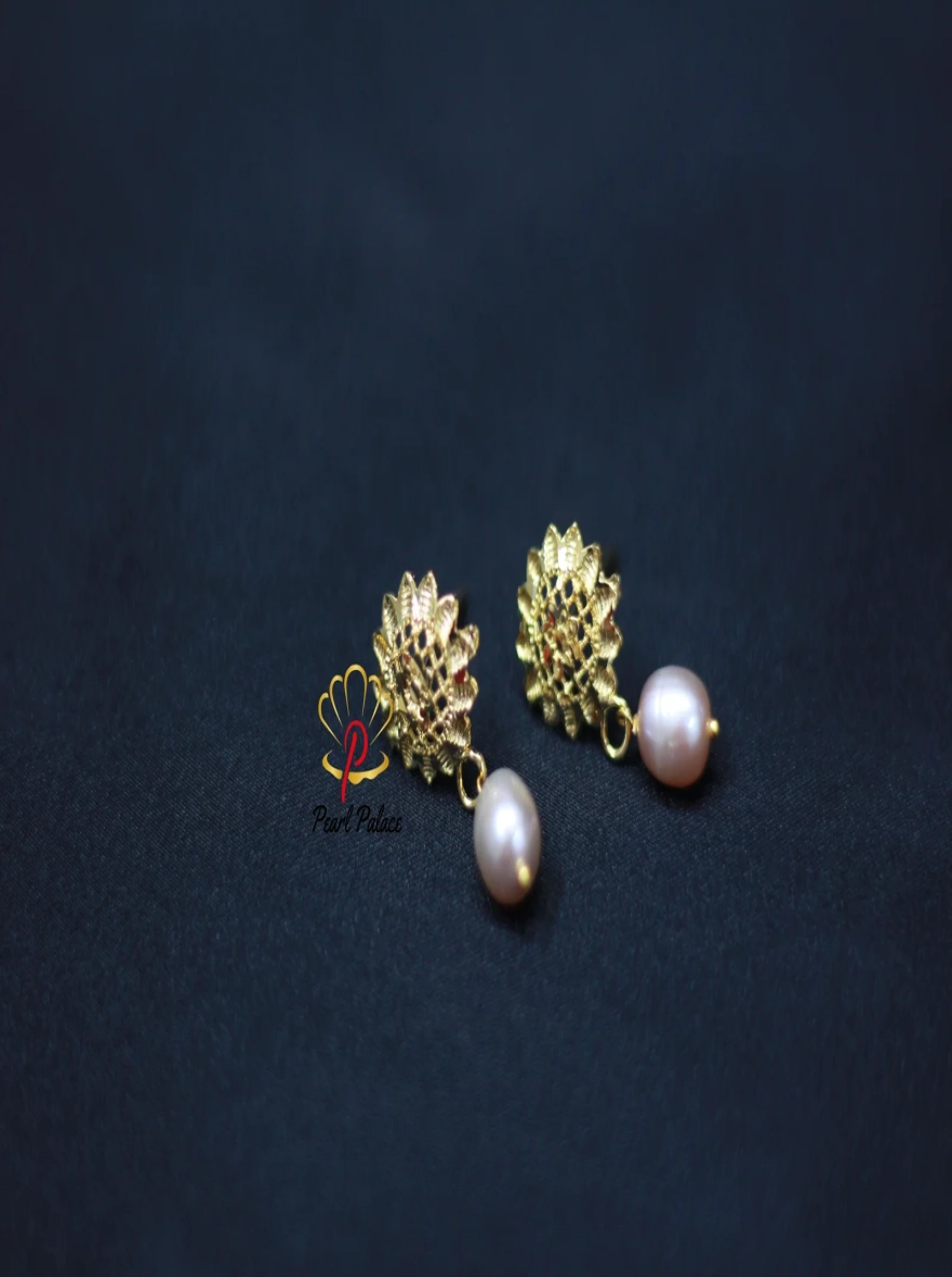 Peach Rice Pearl and Gold-Plated Necklace and Earring Set.