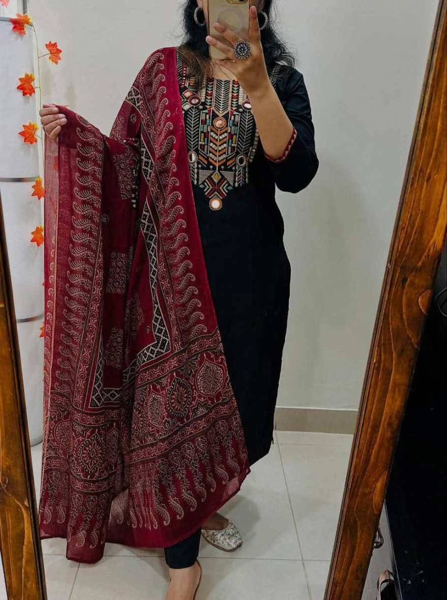 Mirror-Work Embroidered 3-Piece Kurti Set