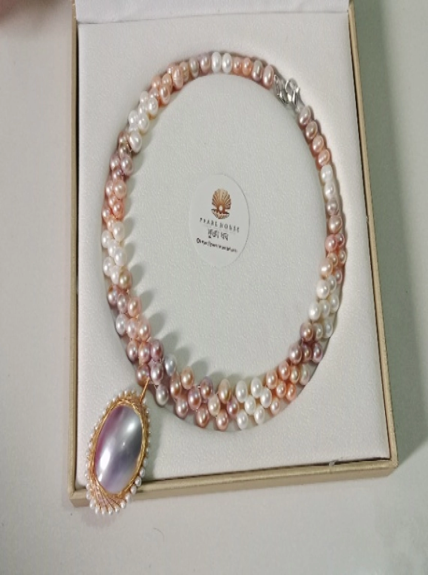 Premium quality pearl necklace