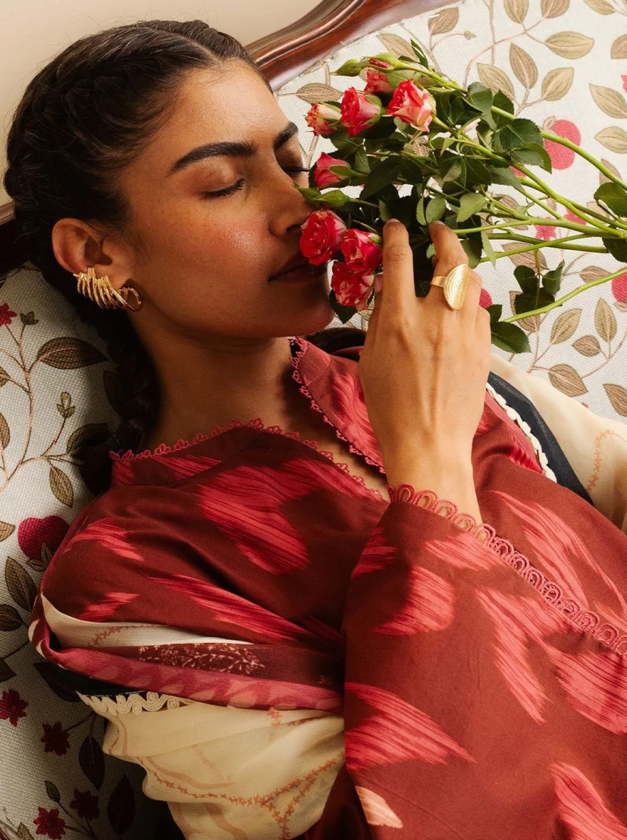 Zara Coco Print – Peach Floral Unstitched 3 Piece Suit