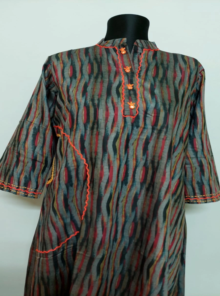 Amber Wave Abstract Print Long Kurti