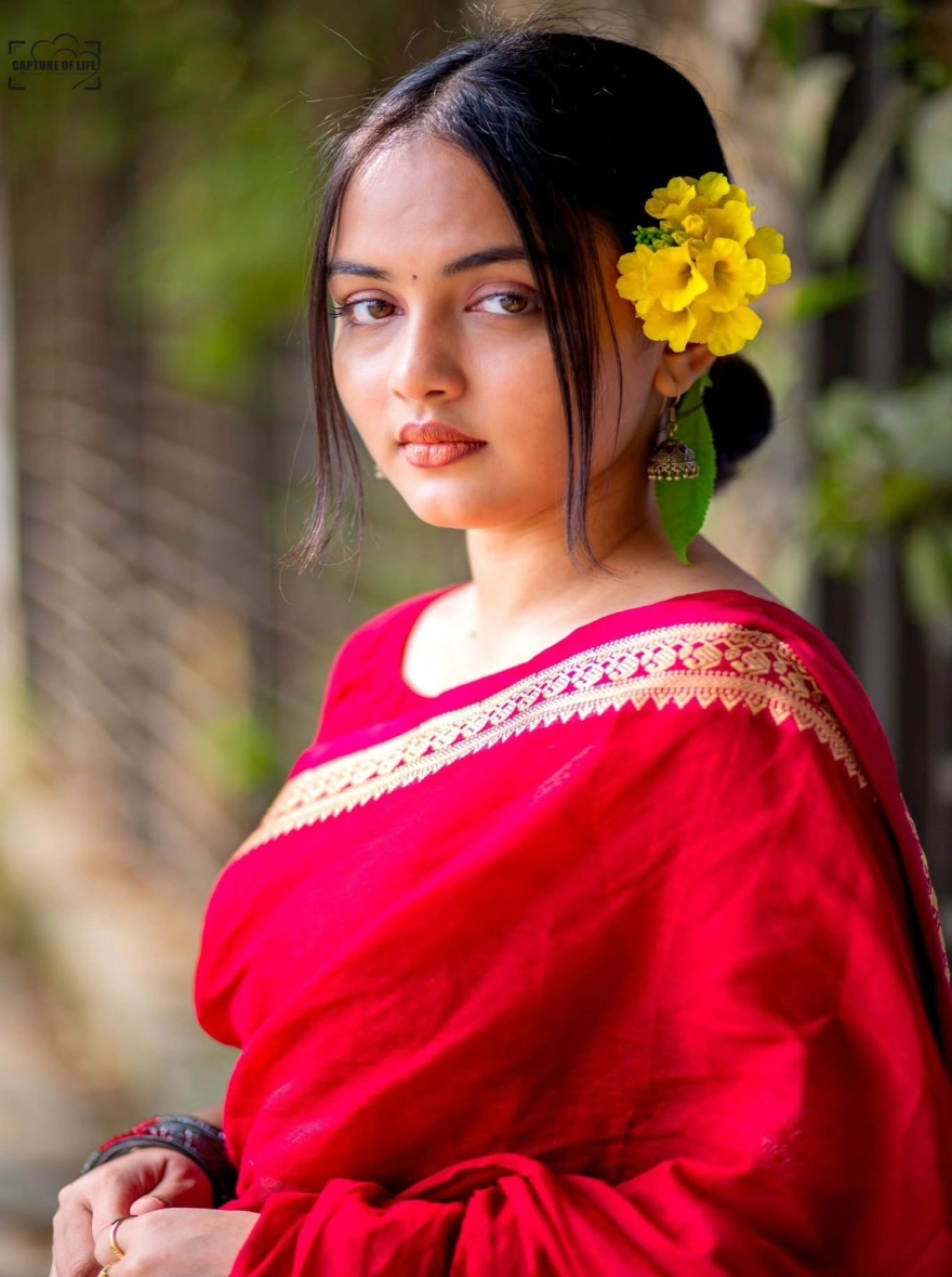 Women's Exclusive Fashionable Trendy Tangail Half Silk Nakshi Pair Saree - Maroon