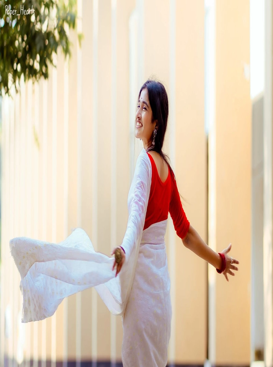 Women's HalfSilk Nakful Jamdani Saree - Elegant White Traditional Wear