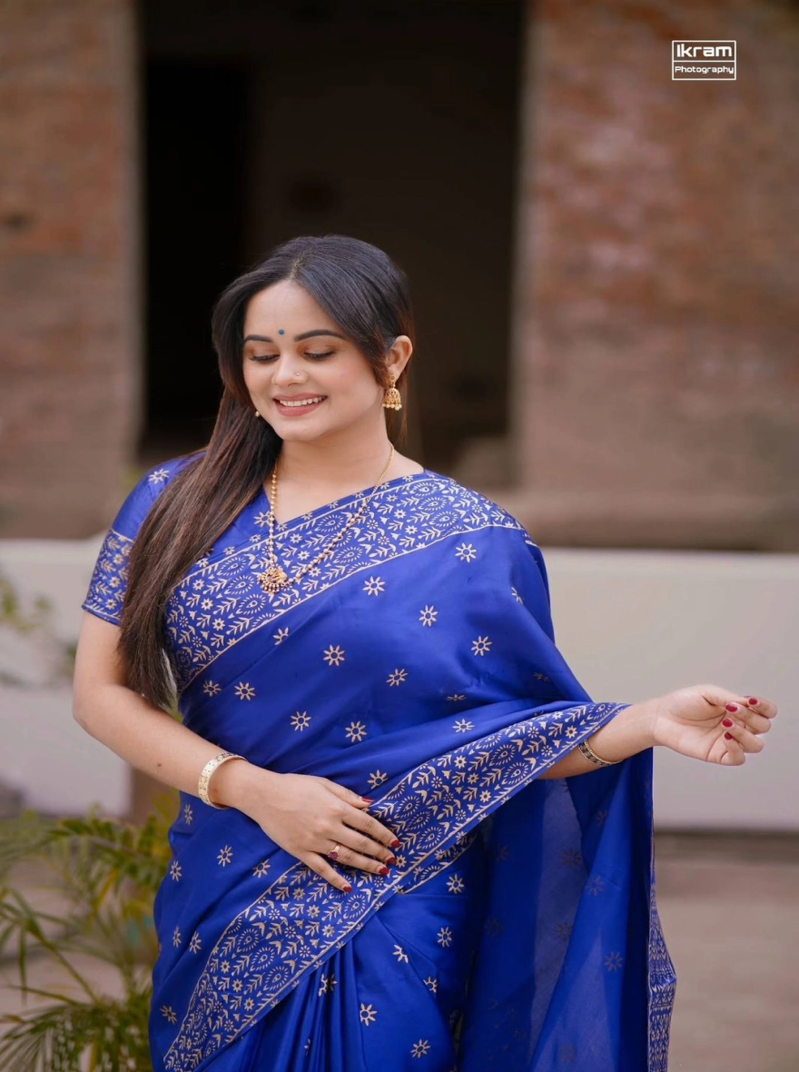 Women's Exclusive Designer Screen Print Japani Silk Saree - Royal Blue