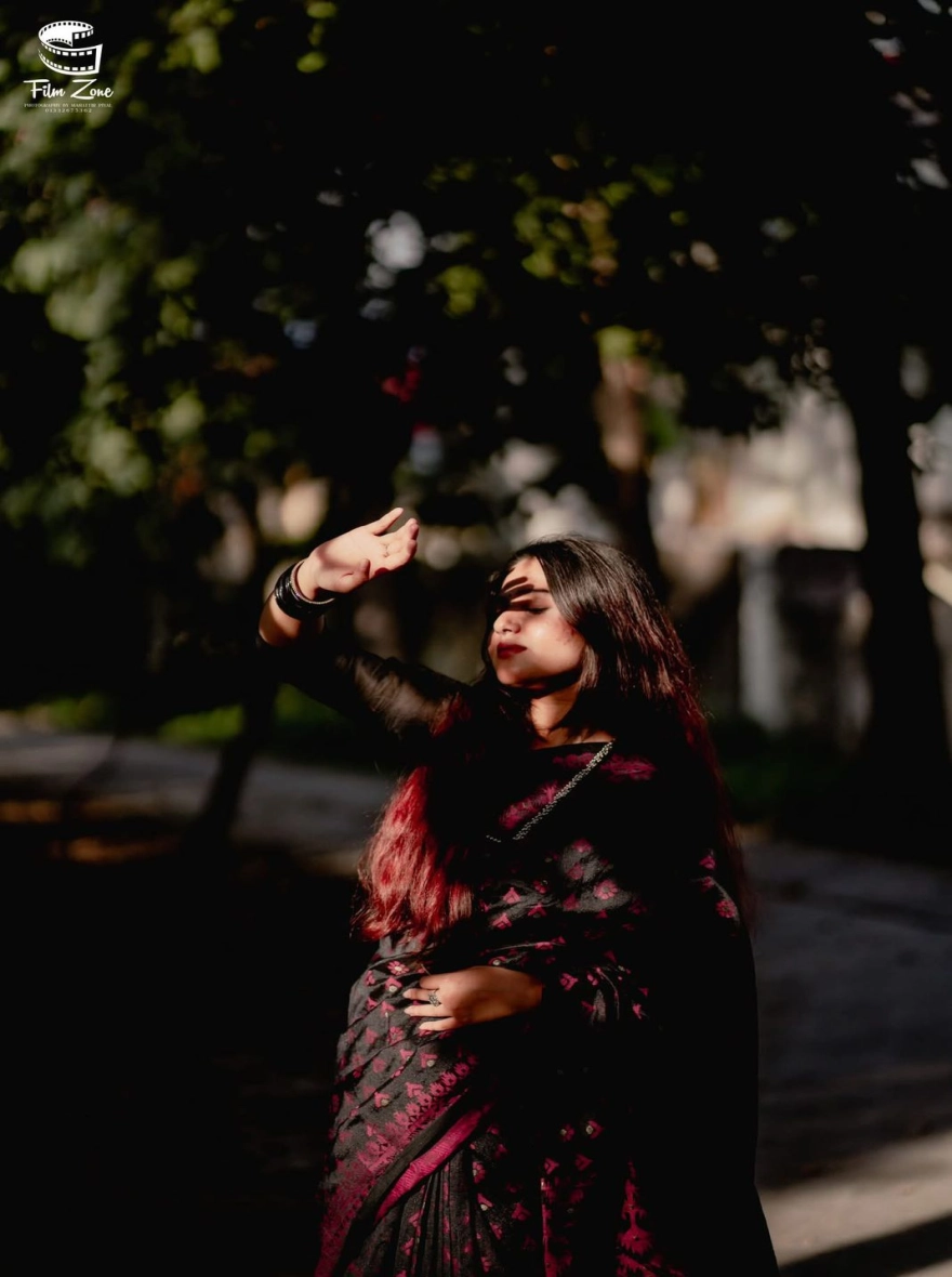 Women's Traditional Nakful Jamdani Saree - Festive Multi-Color Edition