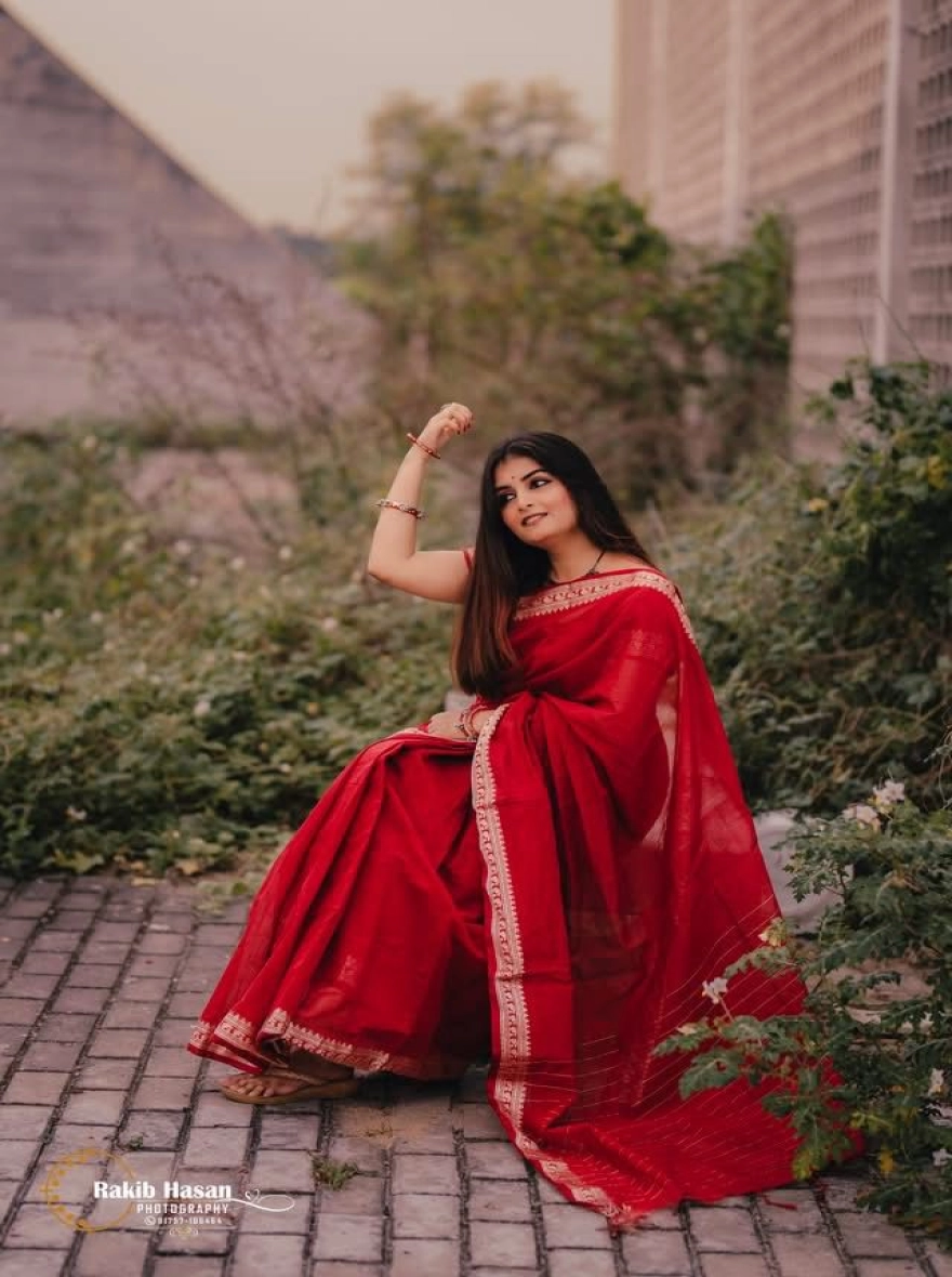Women's Exclusive Fashionable Trendy Tangail HalfSilk Nakshi Saree – Heritage Maroon & Gold
