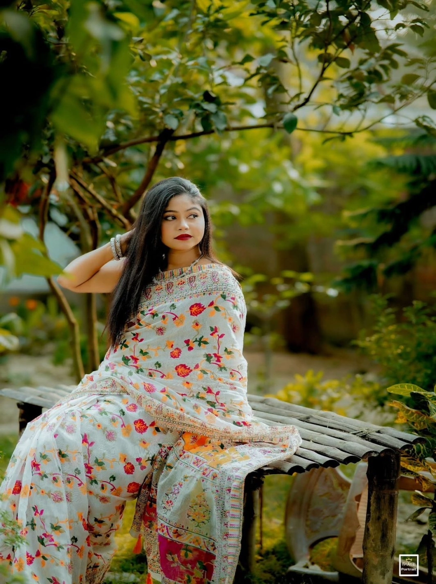 Women's Viral Afsan Print Saree – Trendy Multi-Color Floral Motif