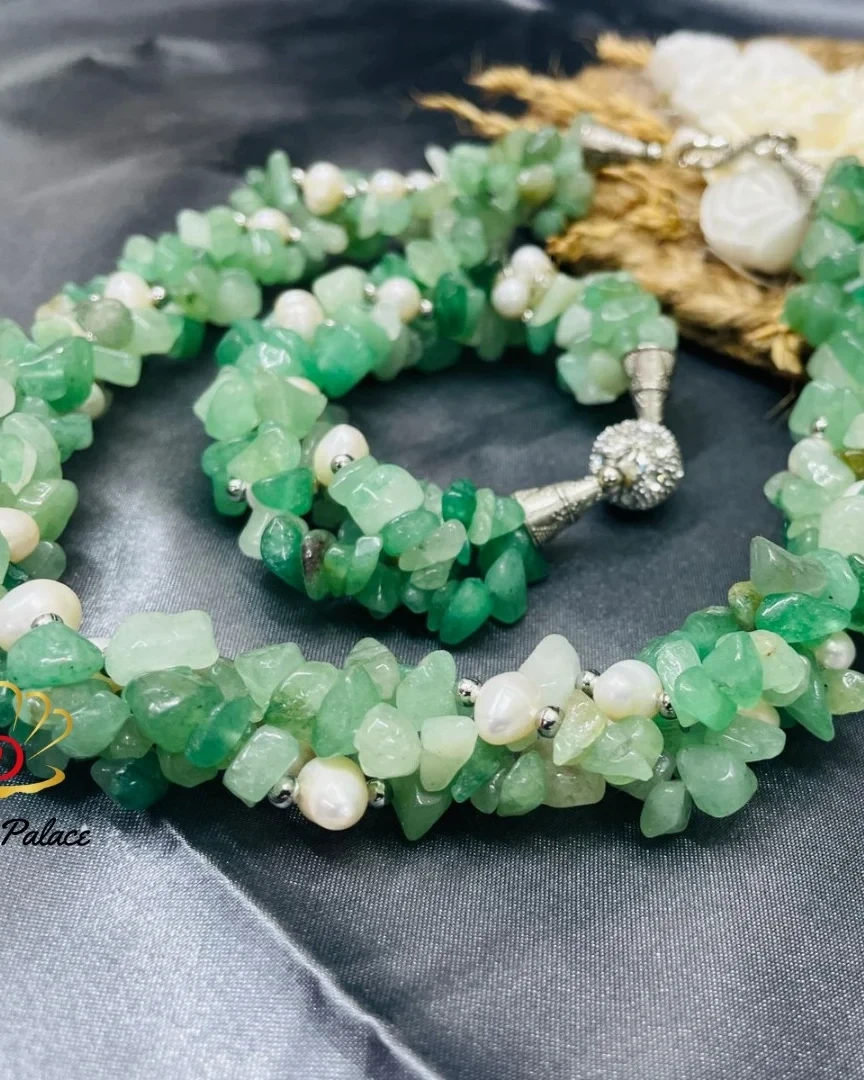 Serenity in Green: Panna Stone and Pearl Harmony necklace set