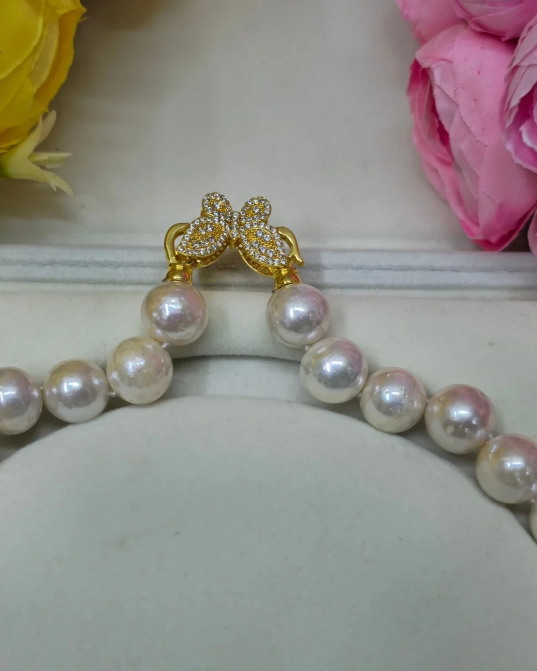 White South Sea Pearl Jewelry Set.