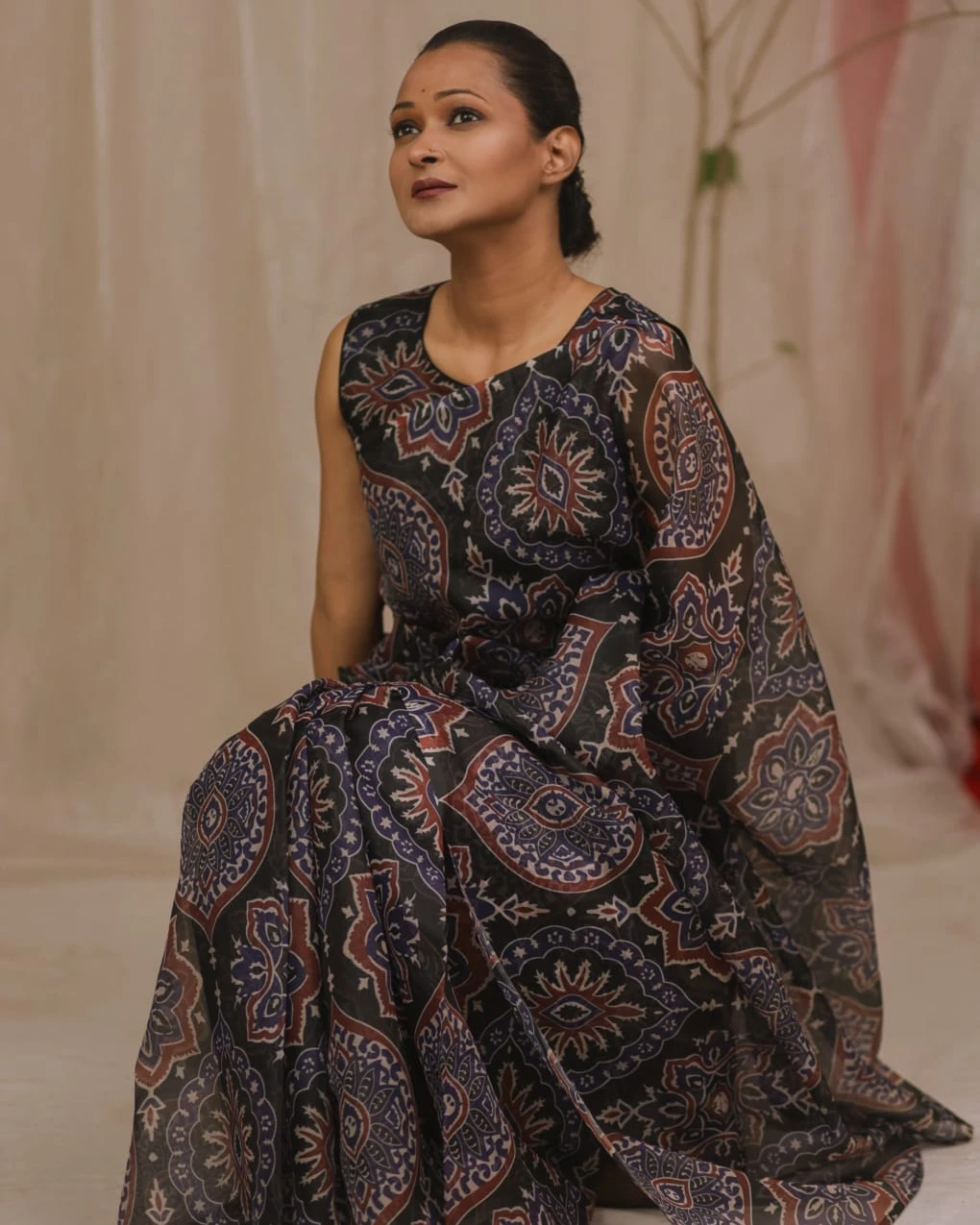 Vintage Medallion Premium Tangail Muslin Saree