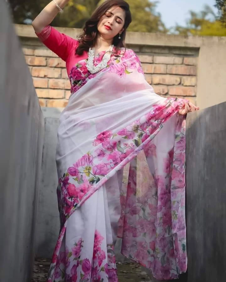 Floral Bloom White Tanduri Silk Saree