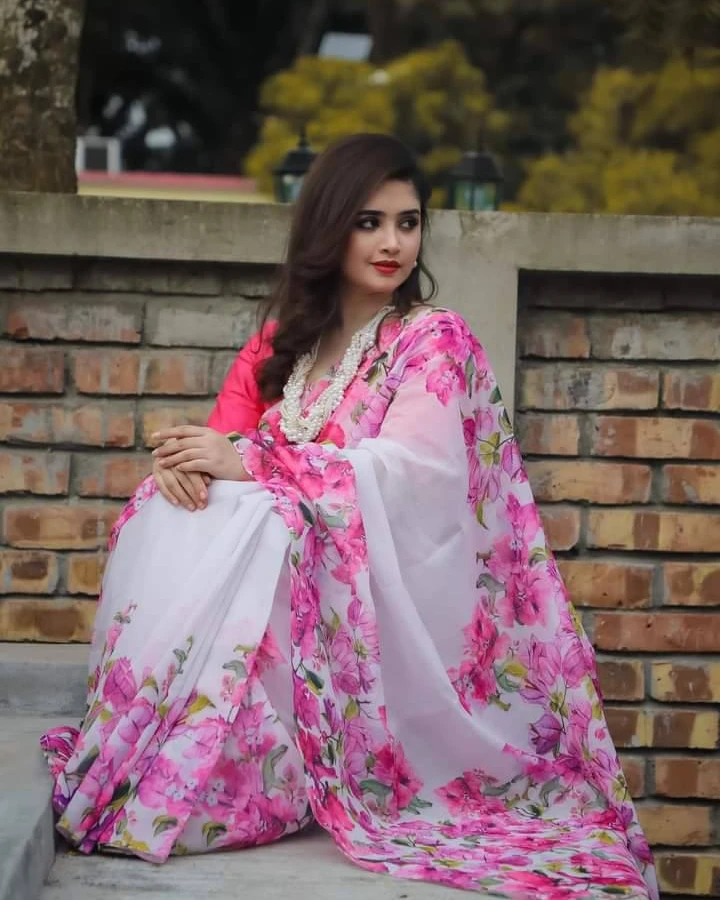 Floral Bloom White Tanduri Silk Saree