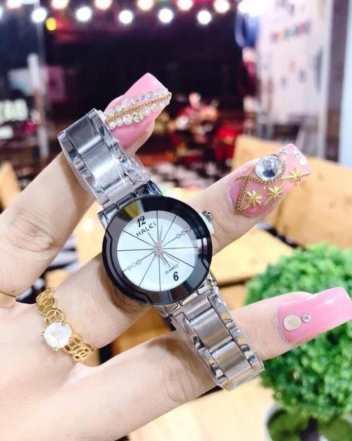 Halei Aura Gold Edition – Elegant Ladies’ Waterproof Timepiece