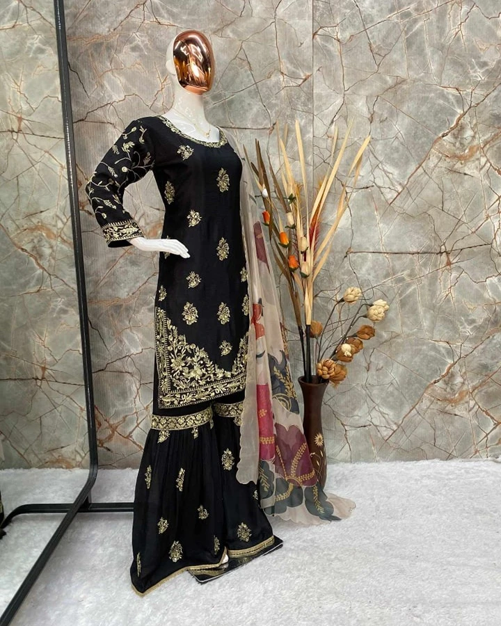 Midnight Noir Chinon Sequence Gharara Set