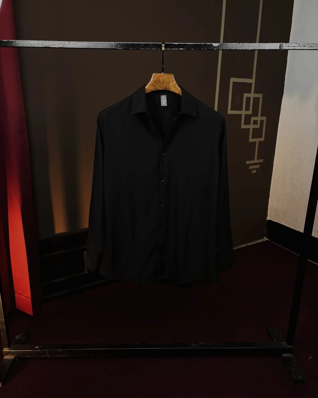 BLACK SHIRT