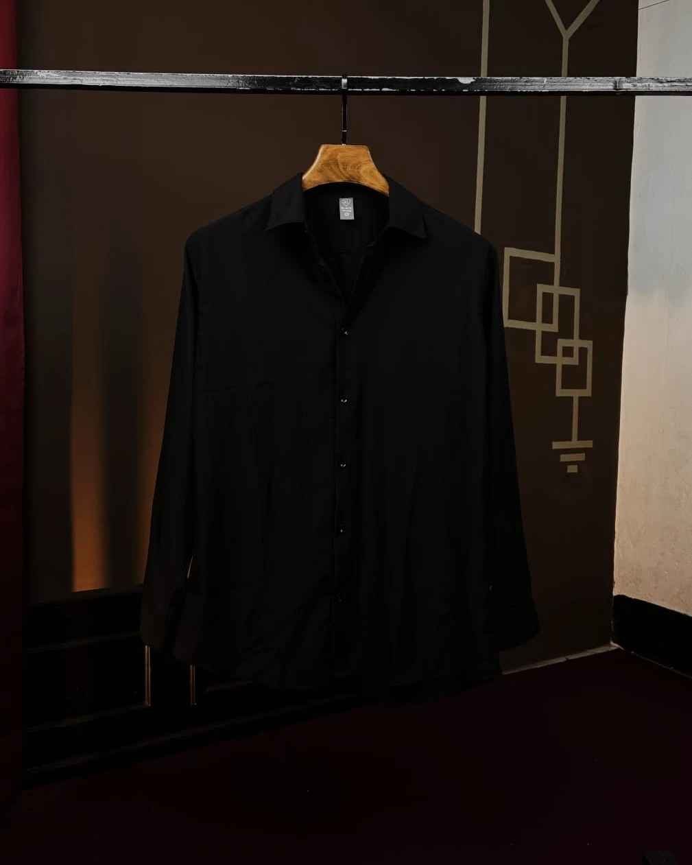 BLACK SHIRT