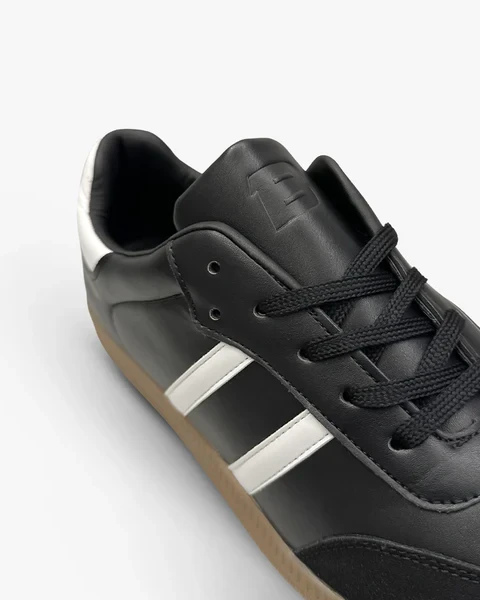 Bowling Legend Sneakers Black & White