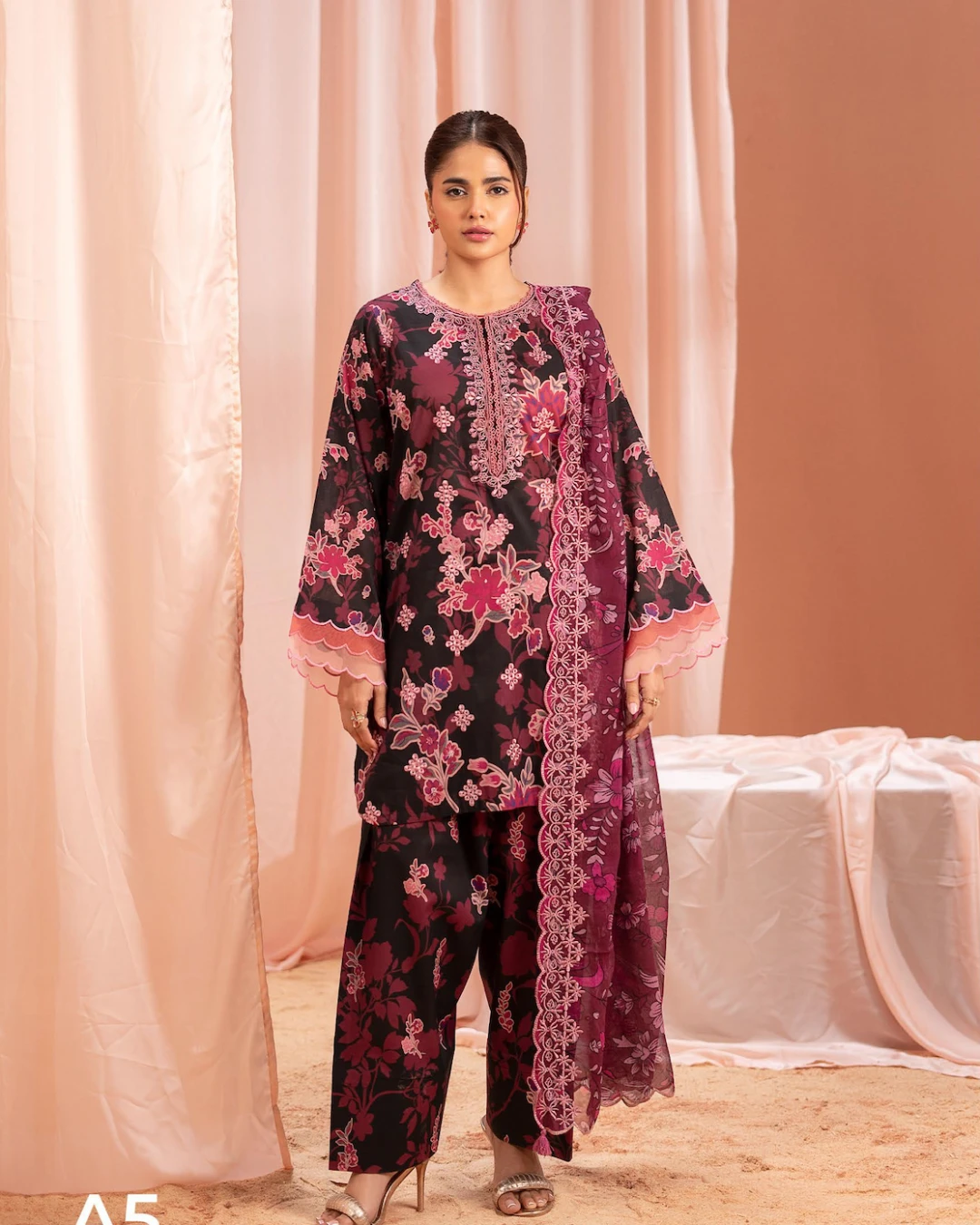 Pakistani Mishaal V3 Unstitched Three Piece Lawn -Black Floral