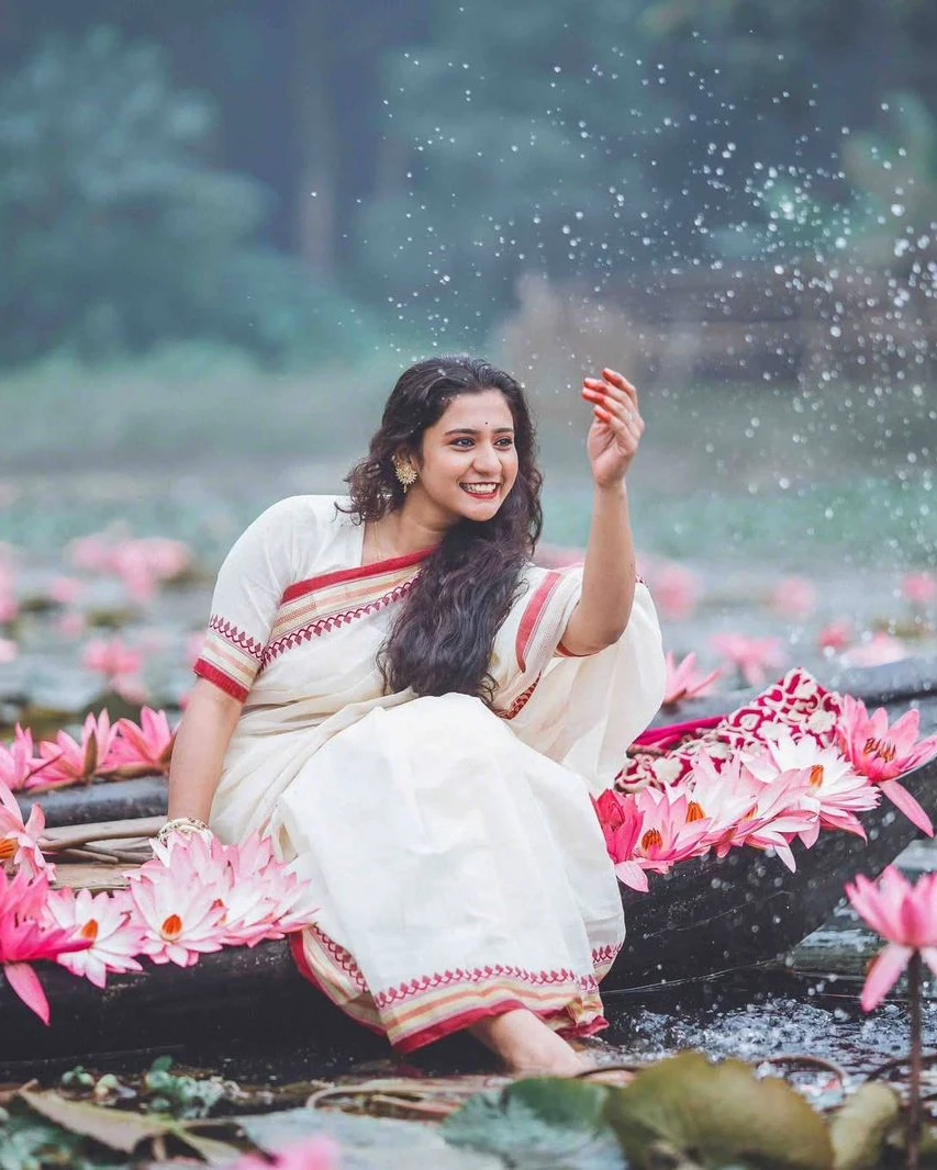 Trendy And Fashionable Tangail Tat HalfSilk Nakshi Pair Saree