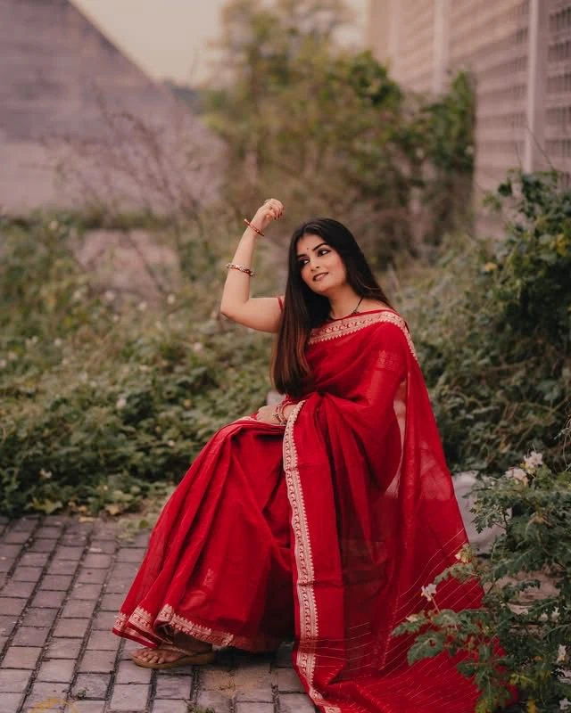 Exclusive Fashionable Trendy Tangail Half Silk Nakshi Paar Saree