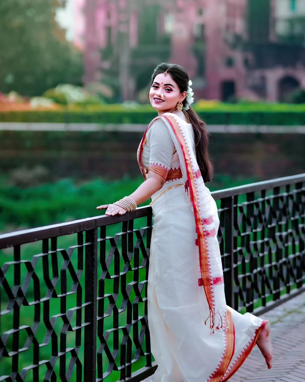 Women's Premium White Half Silk Kantha Stitch Saree
