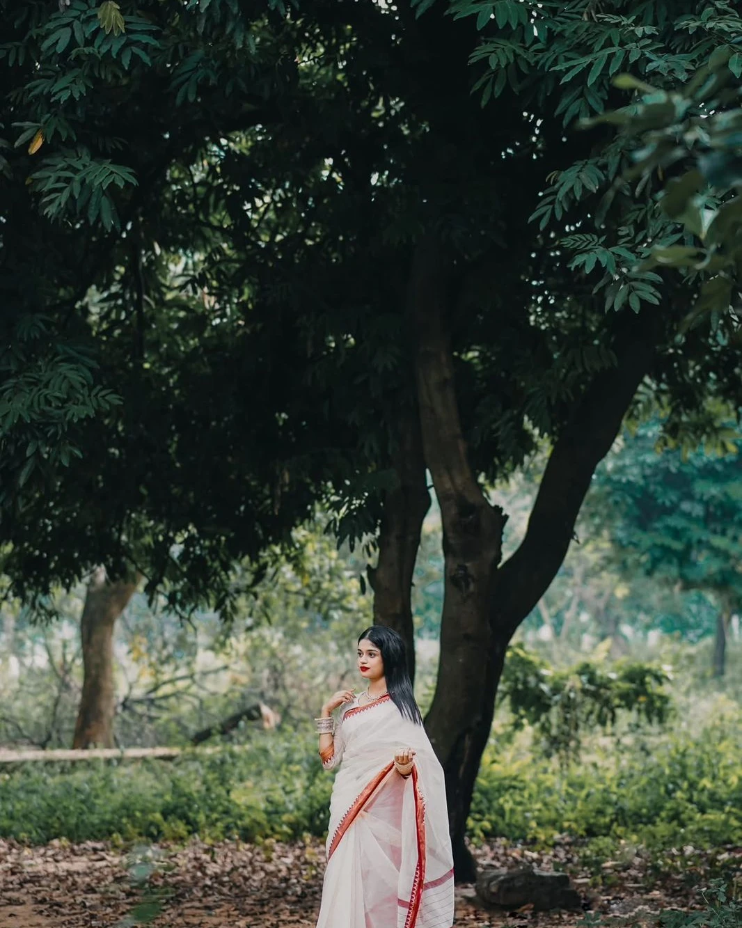 Women's Premium Off-White Half Silk Kantha Stitch Saree