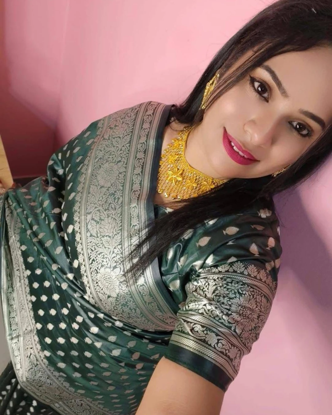 Women's Vairal Porimoni Katan Saree