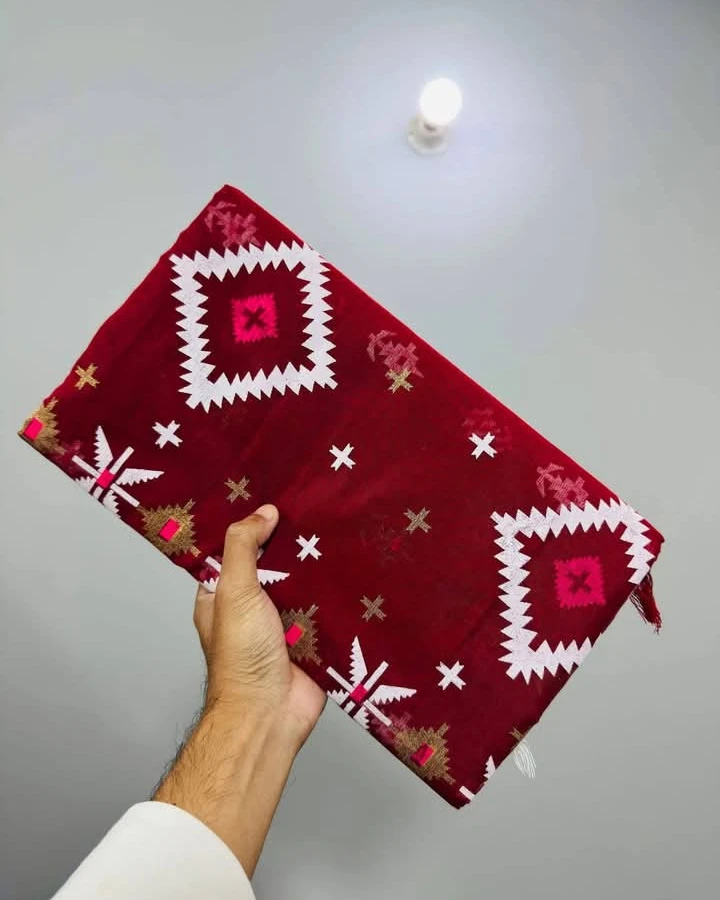 Exclusive Semi-Pure Cotton Handloom Jamdani Print Saree with Tassels