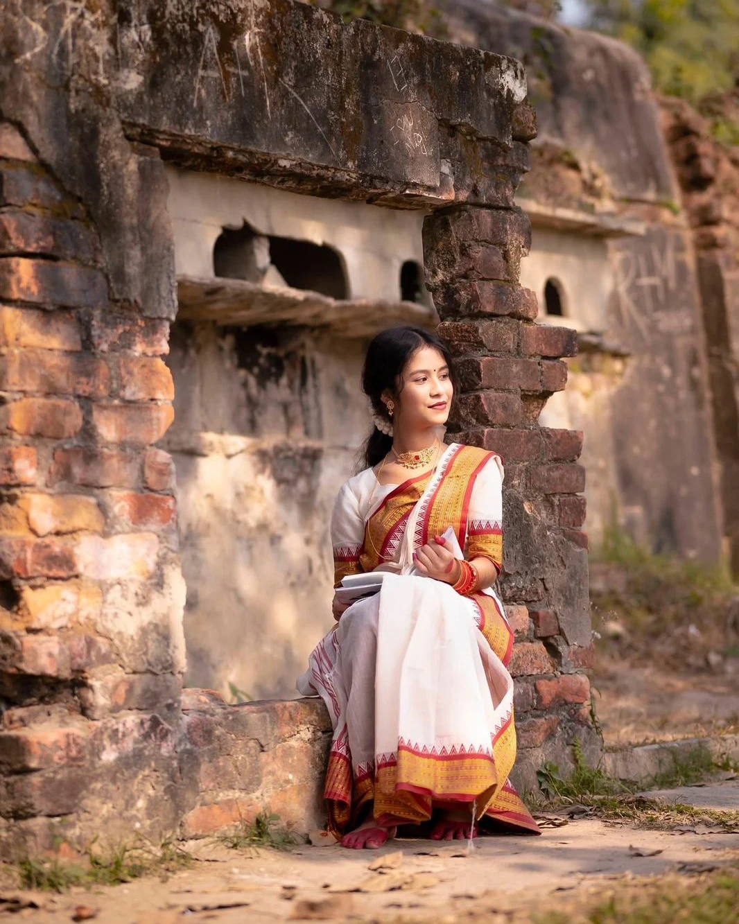 Women's Exclusive Half Silk Kantha Stitching Saree