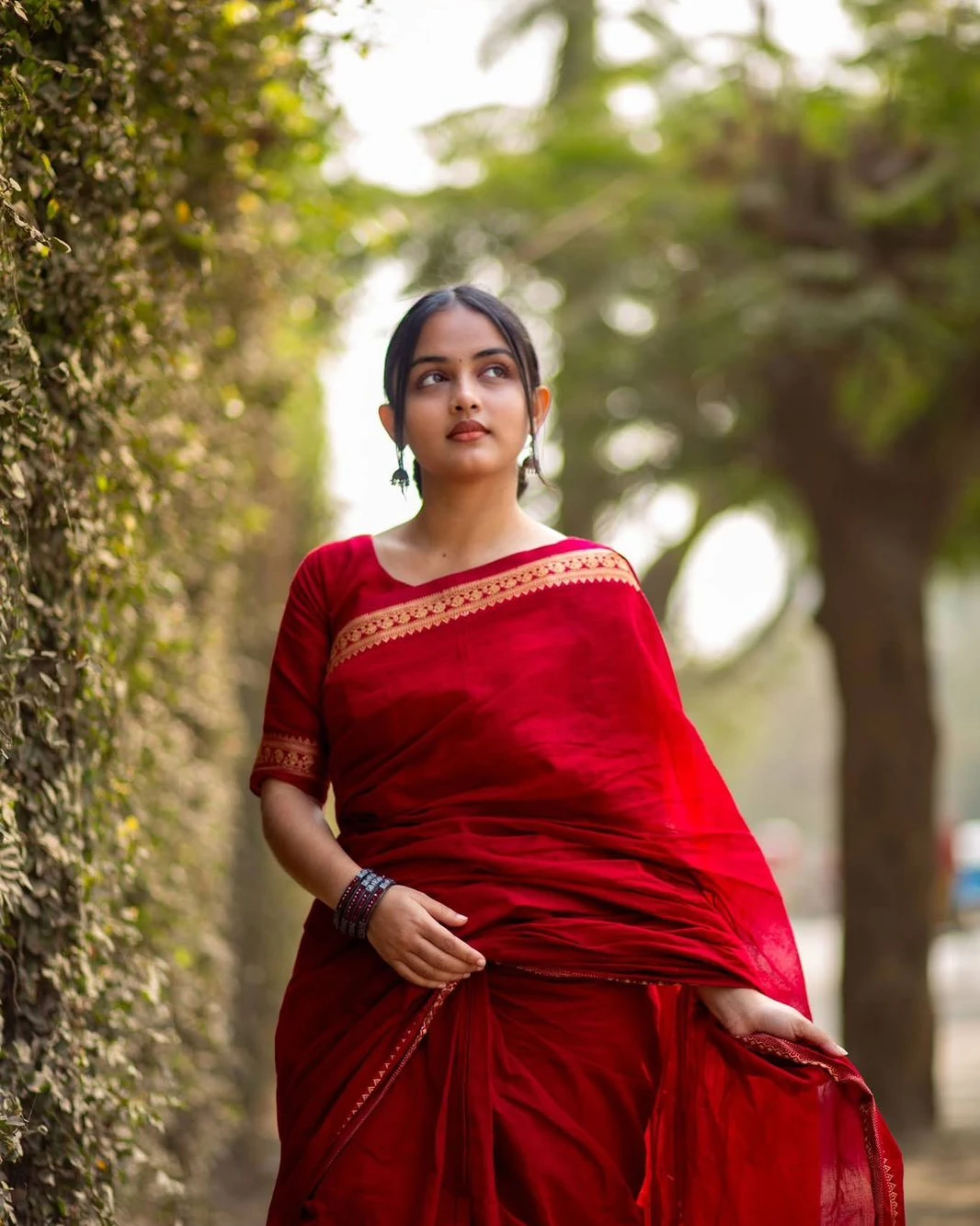 Exclusive Fashionable Trendy Tangail HalfSilk Nakshi Paar Saree