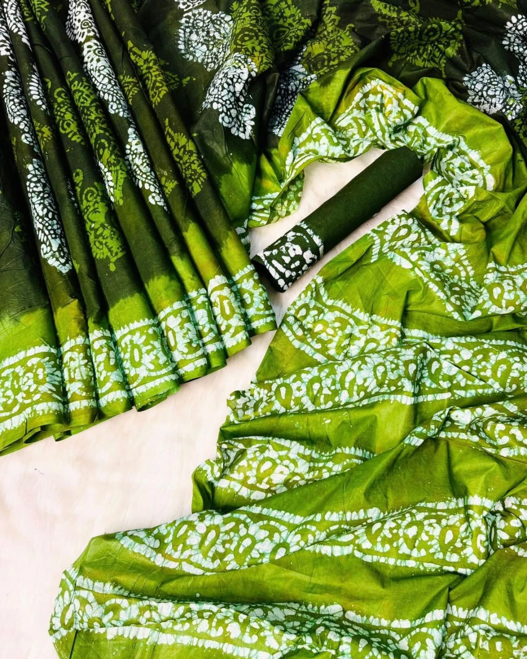 Tangail Tat Cotton Batik Print Saree-6