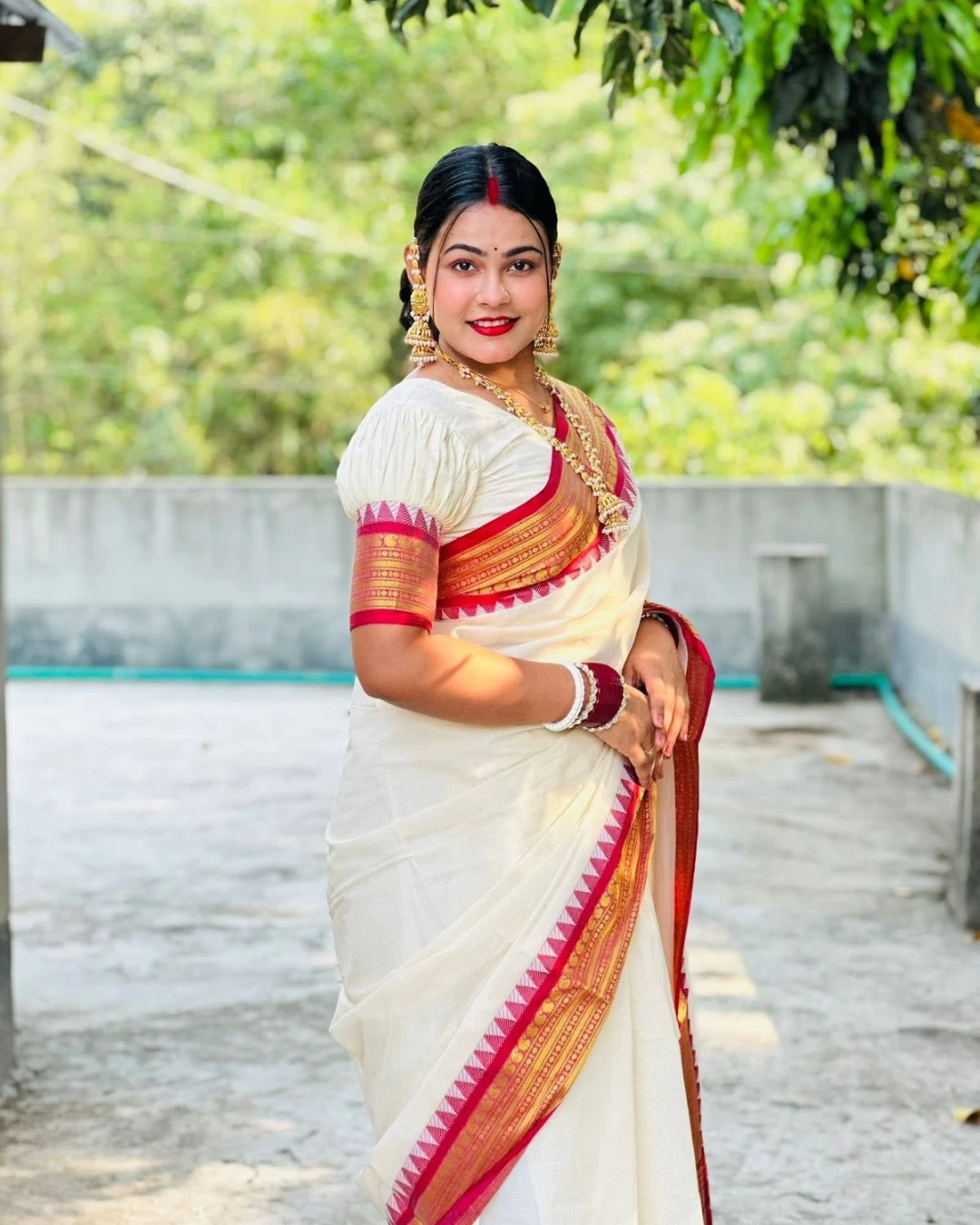 Women's Exclusive Fashionable Trendy Tangail Cotton Nakshi Pair Saree