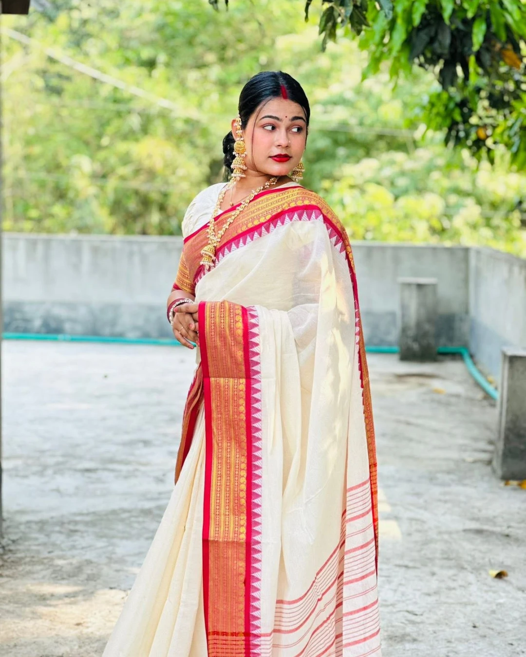 Women's Exclusive Fashionable Trendy Tangail Cotton Nakshi Pair Saree