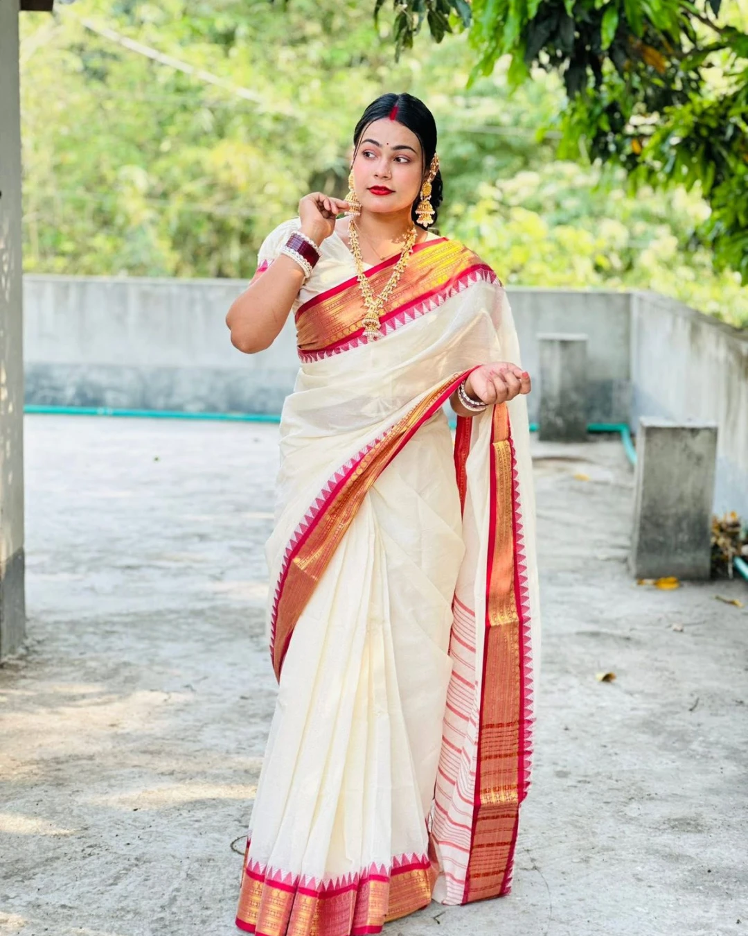 Women's Exclusive Fashionable Trendy Tangail Cotton Nakshi Pair Saree