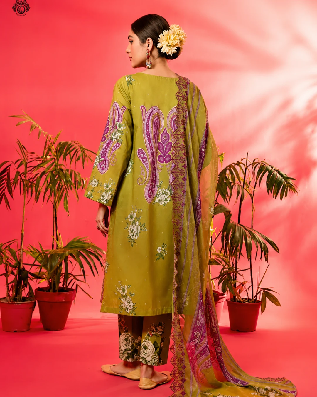 Pirate Gold Majesty Luxury Embroidered Lawn Three-Piece Suit